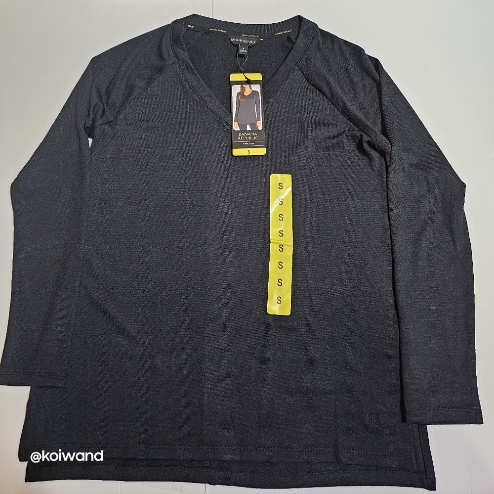 Banana Republic V-neck Women' Long Sleeve Top Black Size S